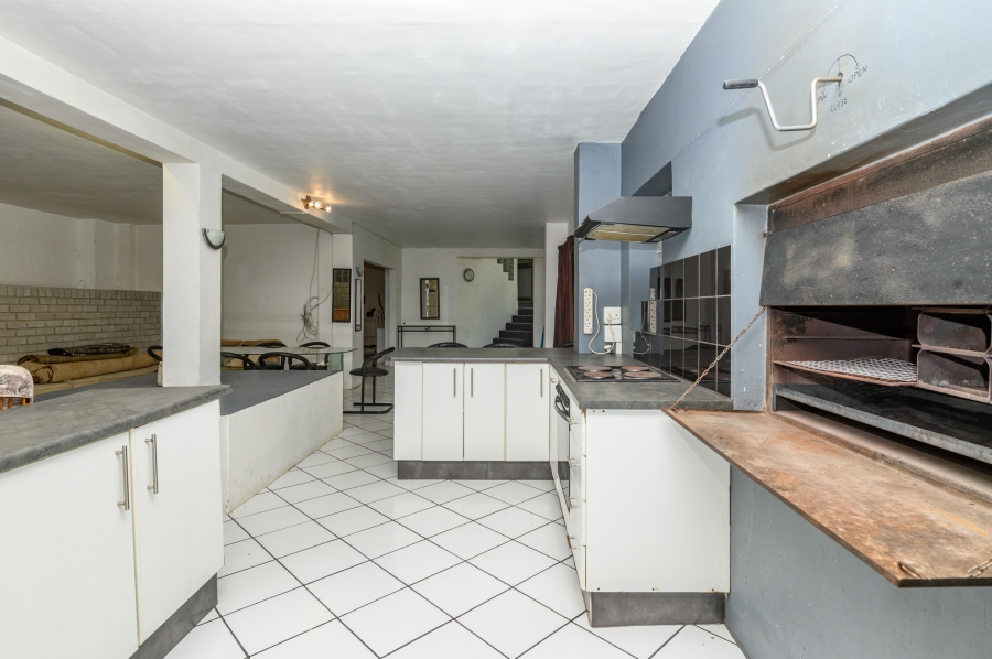6 Bedroom Property for Sale in Linkside Eastern Cape